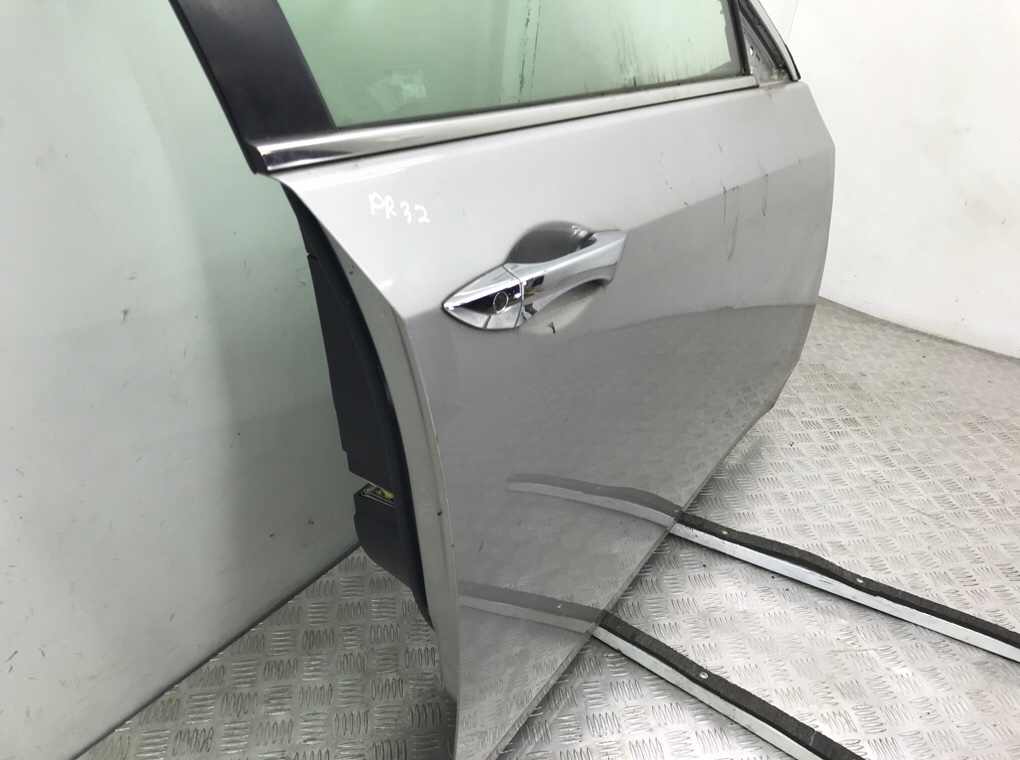 Дверь передняя правая бу для Honda Accord 8 2.2 D,  2011 г.
