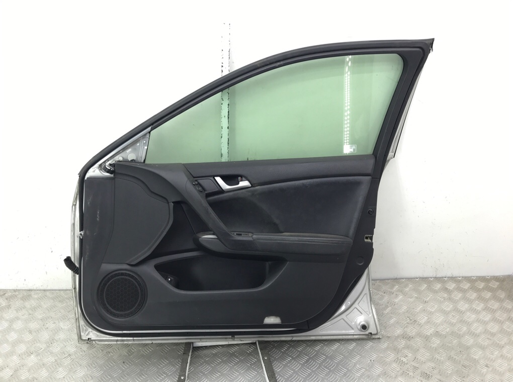 Дверь передняя правая бу для Honda Accord 8 2.2 D,  2011 г.