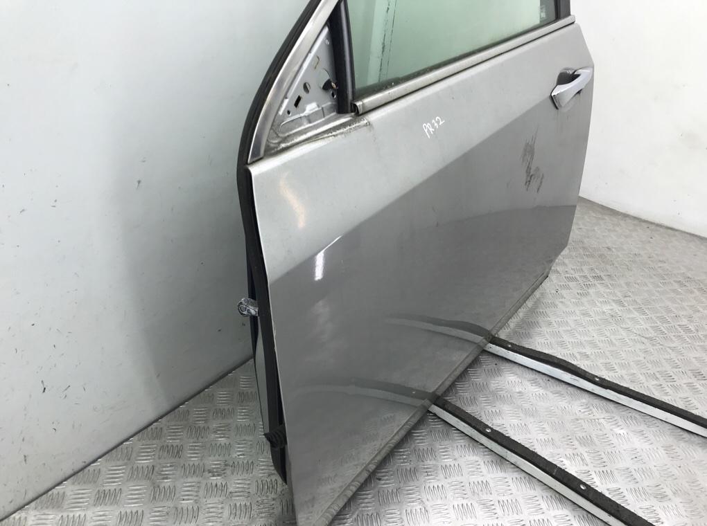 Дверь передняя левая бу для Honda Accord 8 2.2 D, 2011 г. Дверь передняя левая бу для Honda Accord 8 2.2 D, 2011 г.