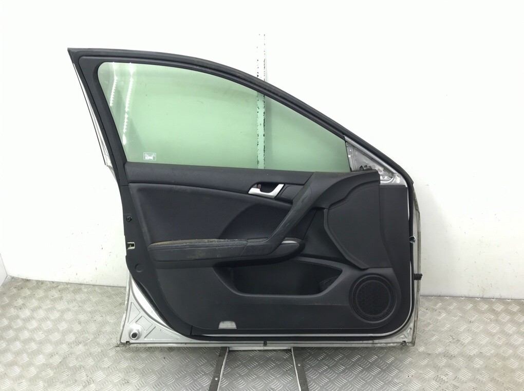 Дверь передняя левая бу для Honda Accord 8 2.2 D, 2011 г. Дверь передняя левая бу для Honda Accord 8 2.2 D, 2011 г.