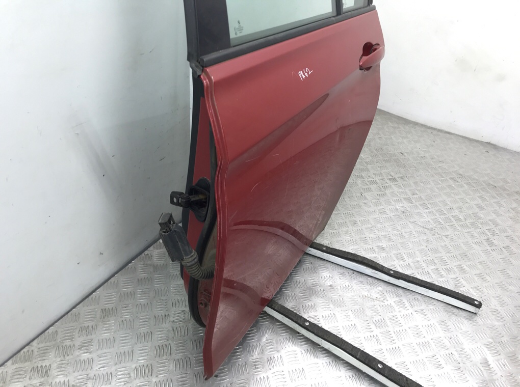 Дверь задняя левая бу для BMW 3 F30/F31/GT F34 2.0 TD,  2014 г.