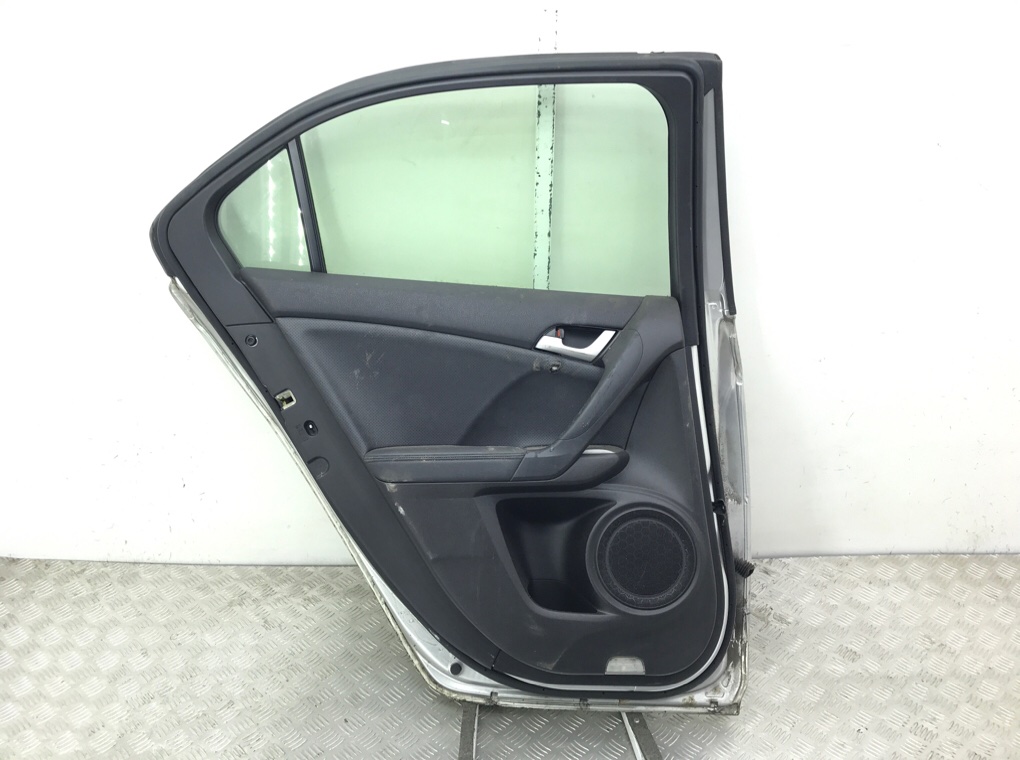 Дверь задняя левая бу для Honda Accord 8 2.2 D, 2011 г. Дверь задняя левая бу для Honda Accord 8 2.2 D, 2011 г.