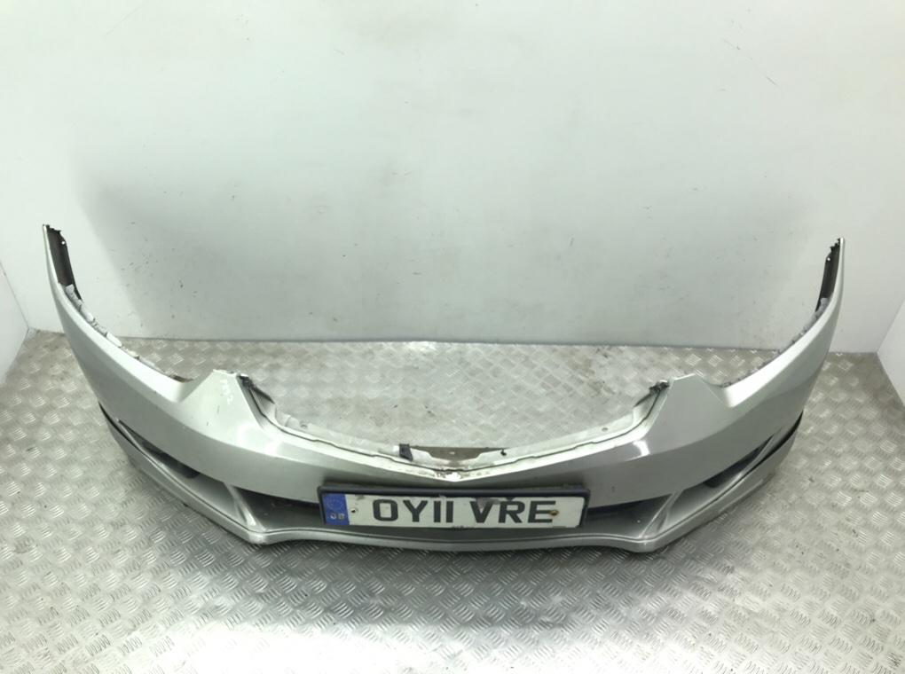 Бампер передний бу для Honda Accord 8 2.2 D,  2011 г.