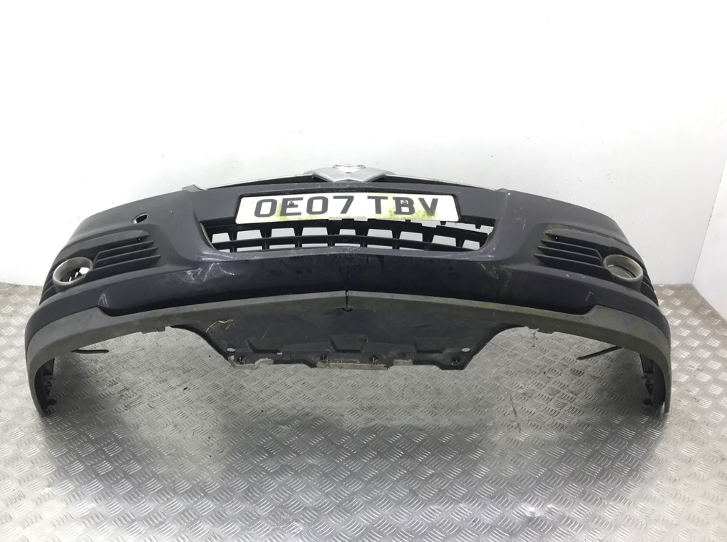 Бампер передний бу для Opel Signum  1.8 i,  2007 г.