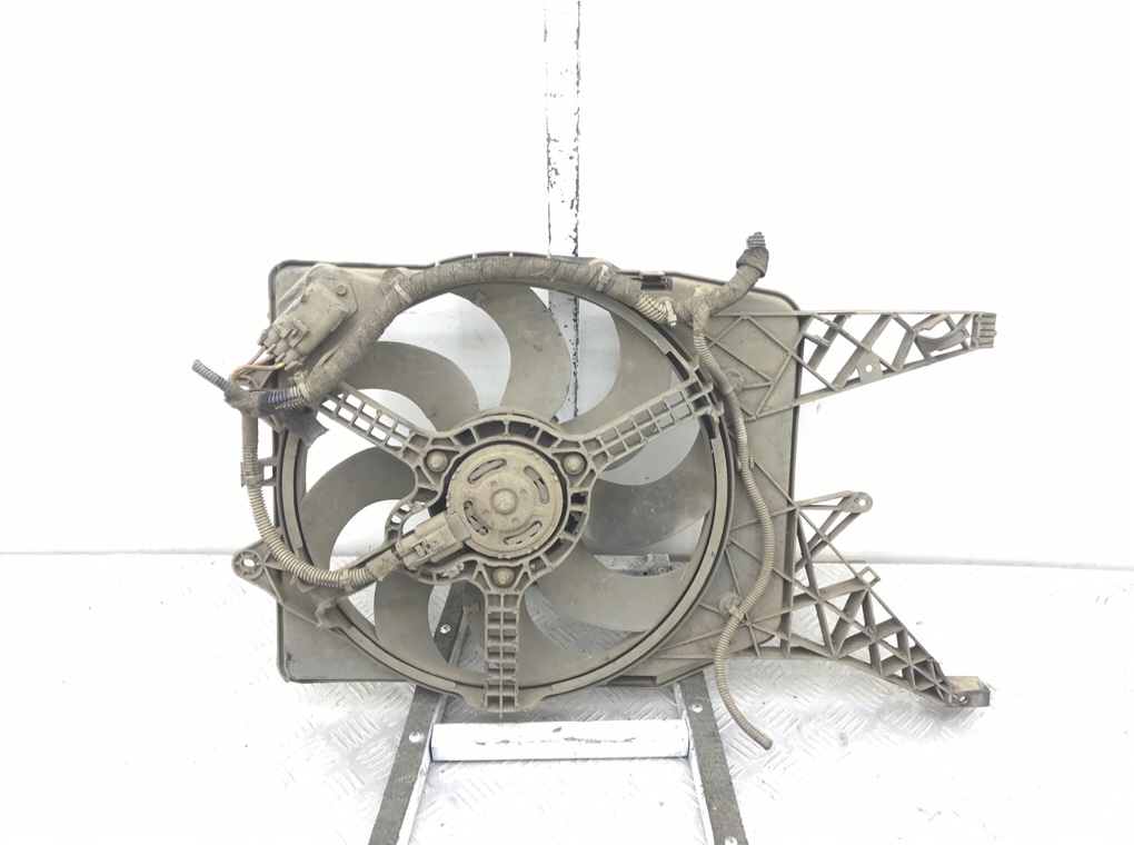 Вентилятор радиатора бу для Opel Corsa D 1.3 CDTi, 2011 г.