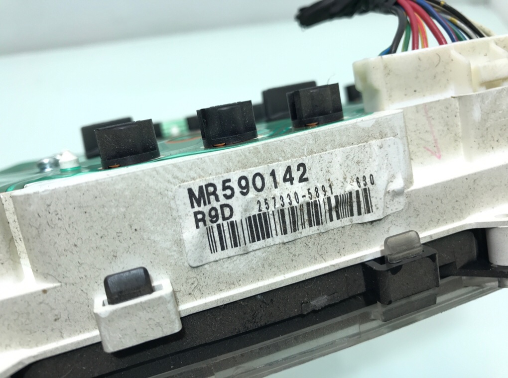 Щиток приборов (приборная панель) бу для Mitsubishi Pajero Sport  2.5 TD,  2003 г.