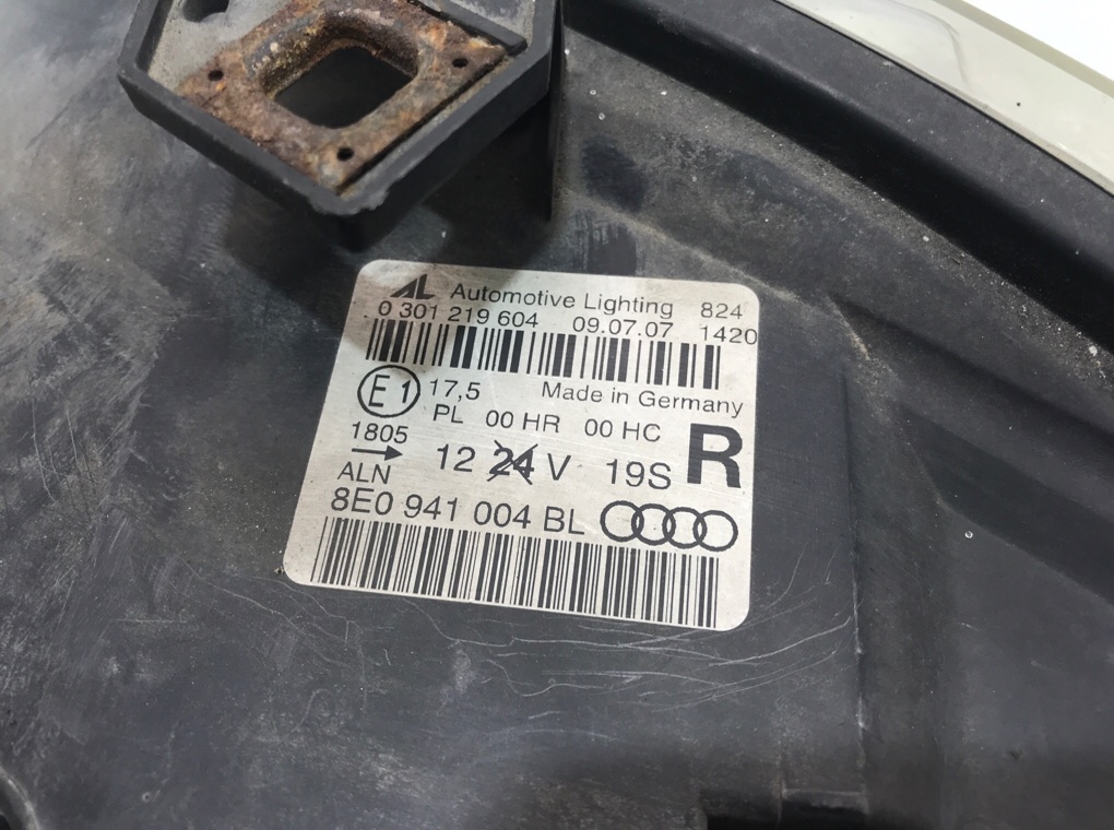 Фара правая бу для Audi A4 B7 2.0 TDi,  2007 г.