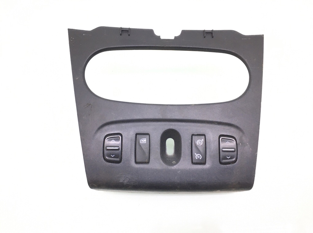 Блок кнопок бу для Dacia Sandero 0.9 TCE, 2016 г.