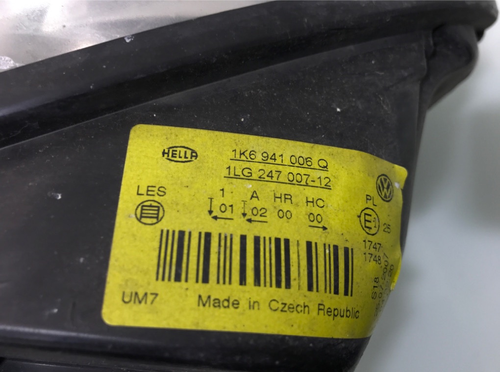 Фара правая бу для Volkswagen Golf 5 1.6 FSI, 2007 г. Фара правая бу для Volkswagen Golf 5 1.6 FSI, 2007 г.