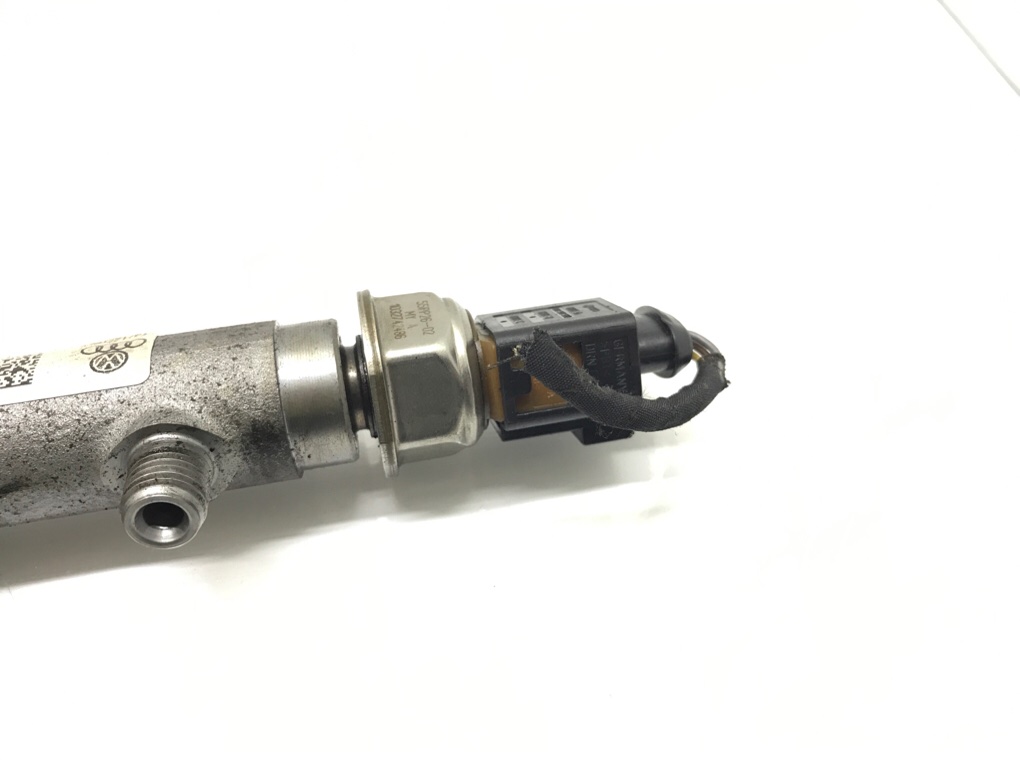 Топливная рампа бу для Skoda Fabia 2 1.6 TDi, 2010 г. Топливная рампа бу для Skoda Fabia 2 1.6 TDi, 2010 г.