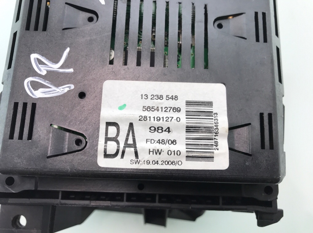Дисплей бу для Opel Zafira B 1.6 i,  2007 г.