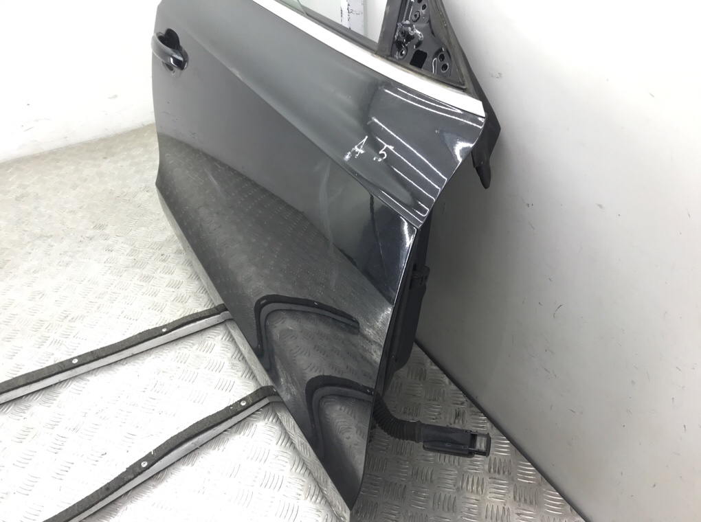 Дверь передняя правая бу для Audi A5  2.0 TDi,  2011 г.