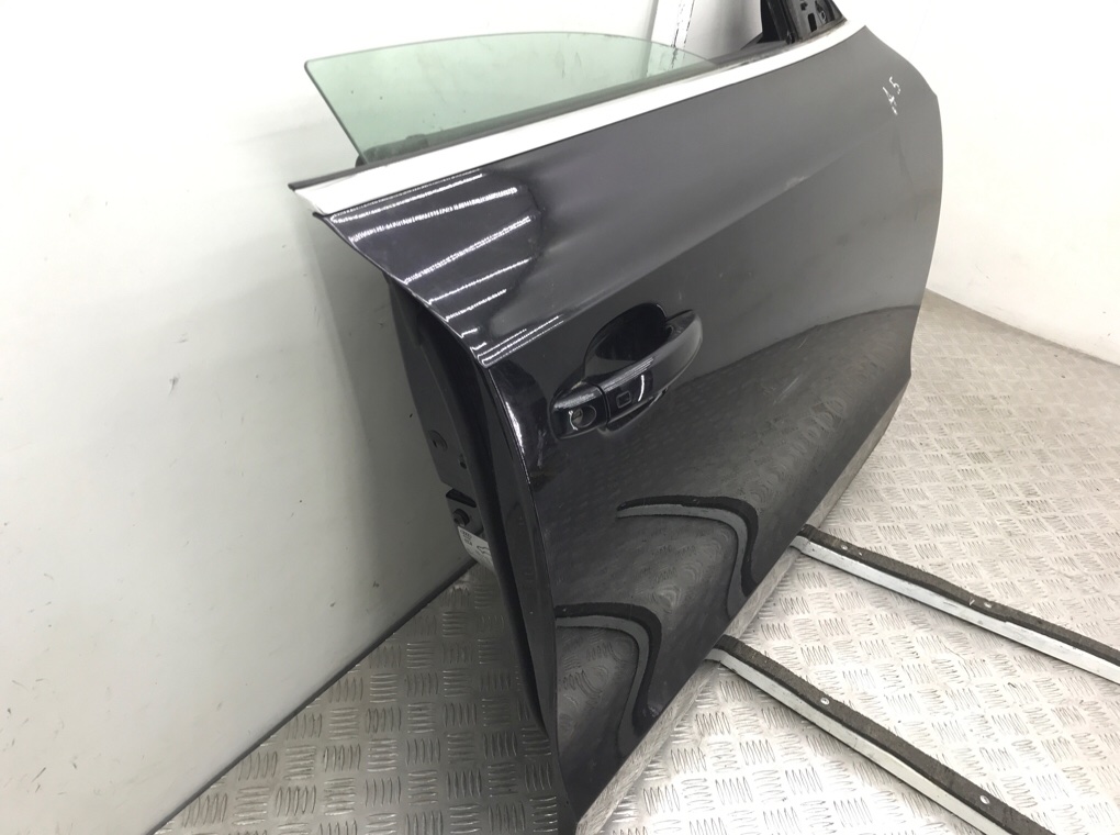 Дверь передняя правая бу для Audi A5  2.0 TDi,  2011 г.
