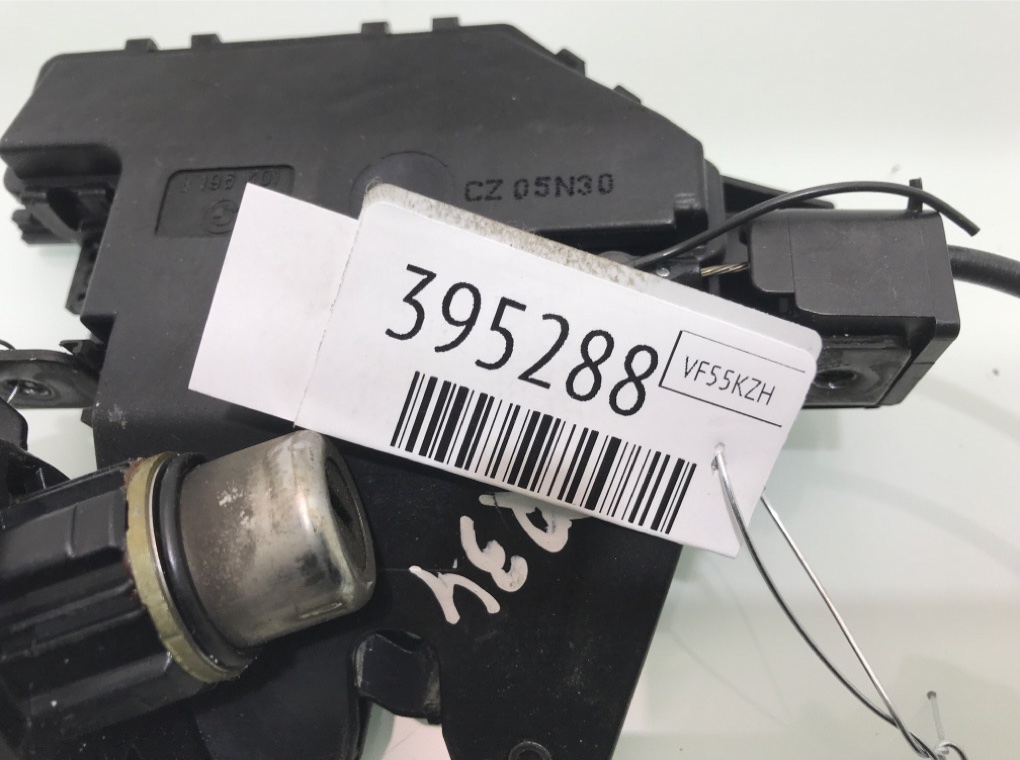 Замок багажника бу для BMW 3 E90/E91/E92/E93 2.0 TD,  2005 г.