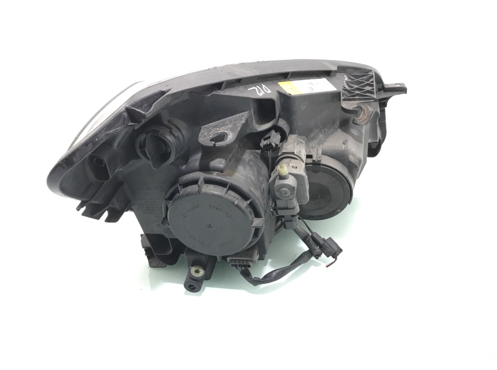 Фара левая бу для Nissan Qashqai  1.5 DCi,  2011 г.