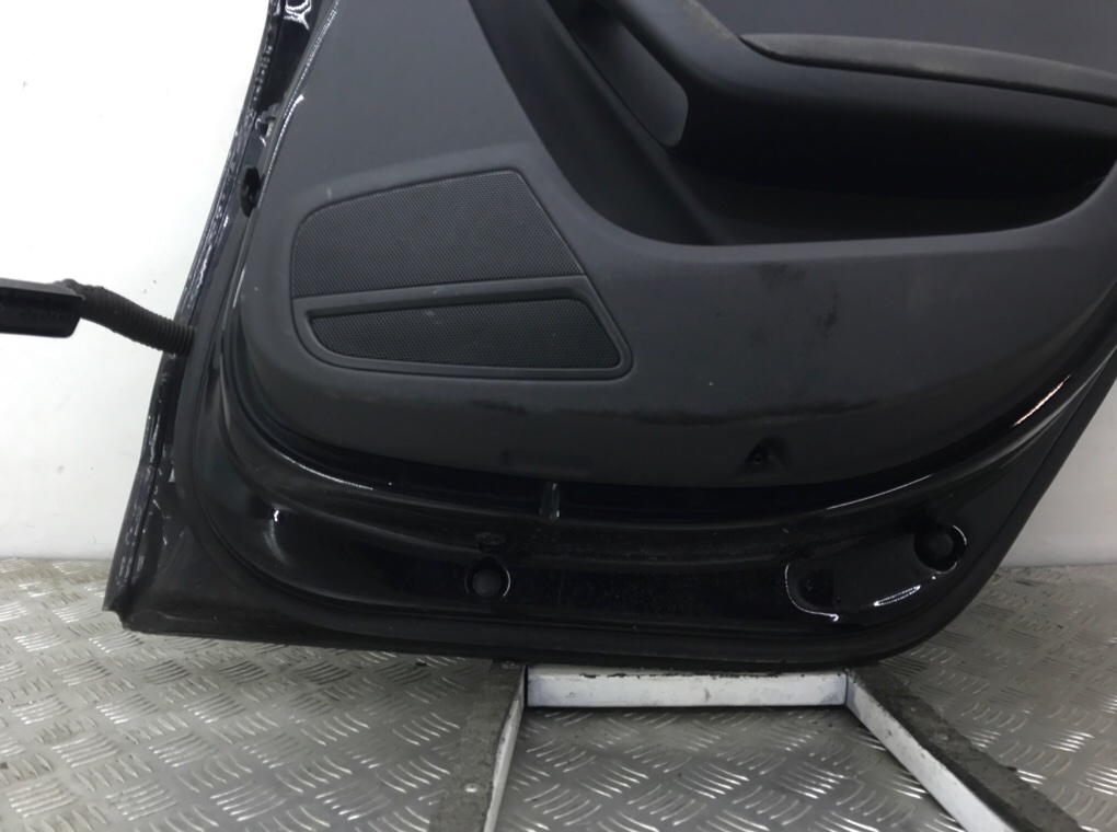 Дверь задняя правая бу для Audi A5  2.0 TDi,  2011 г.