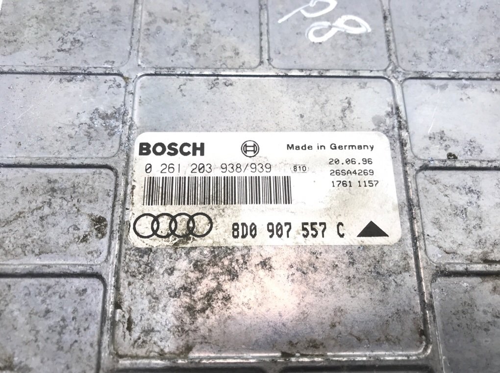 Блок управления двигателем бу для Audi A4 B5 1.8 i,  1996 г.