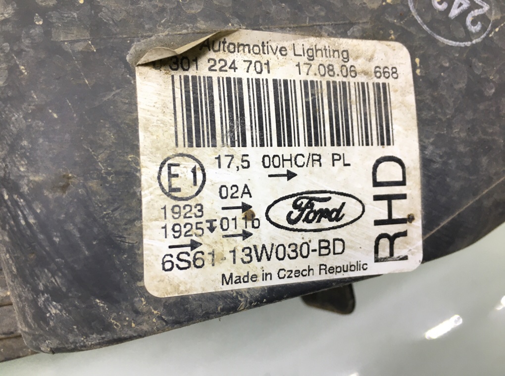 Фара левая бу для Ford Fiesta 5 1.4 TDCi,  2007 г.