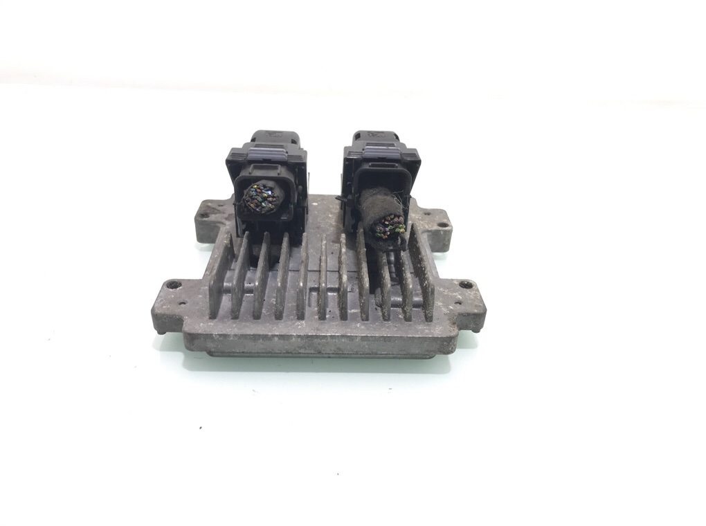 Блок управления двигателем бу для Opel Vivaro 1.9 DCi, 2005 г. Блок управления двигателем бу для Opel Vivaro 1.9 DCi, 2005 г.