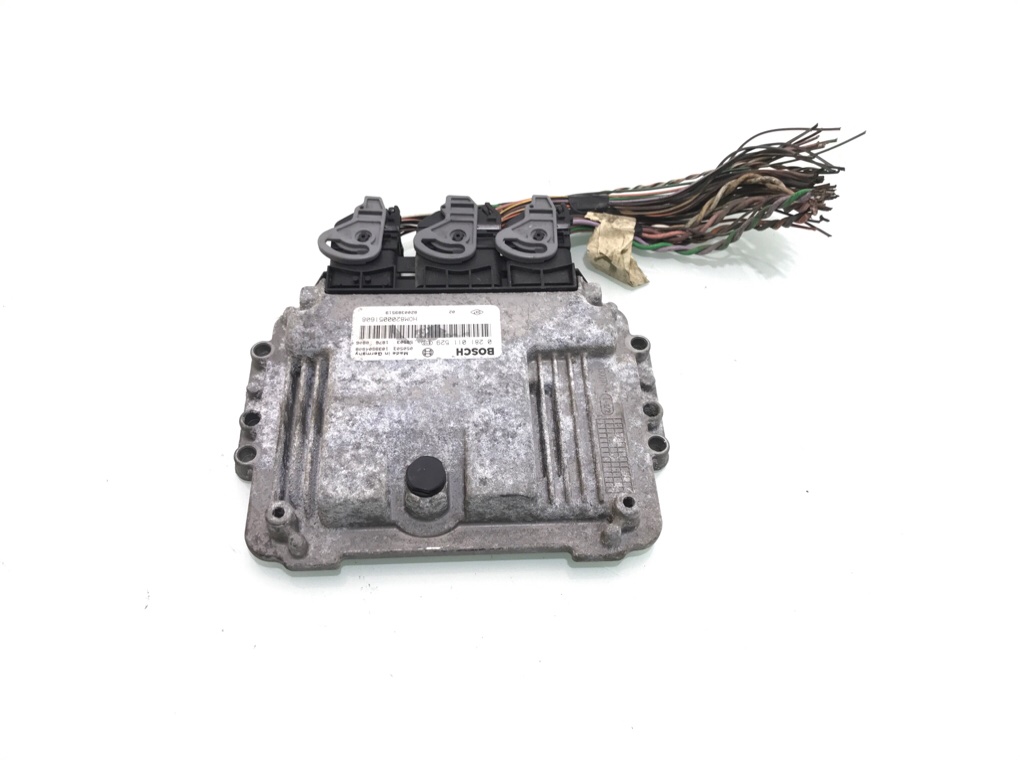 Блок управления двигателем бу для Opel Vivaro 1.9 DCi, 2005 г. Блок управления двигателем бу для Opel Vivaro 1.9 DCi, 2005 г.