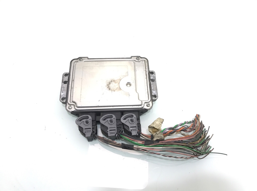 Блок управления двигателем бу для Opel Vivaro 1.9 DCi, 2005 г. Блок управления двигателем бу для Opel Vivaro 1.9 DCi, 2005 г.