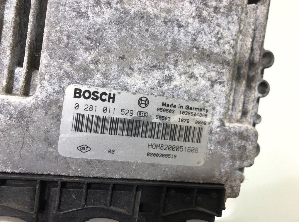 Блок управления двигателем бу для Opel Vivaro 1.9 DCi, 2005 г. Блок управления двигателем бу для Opel Vivaro 1.9 DCi, 2005 г.