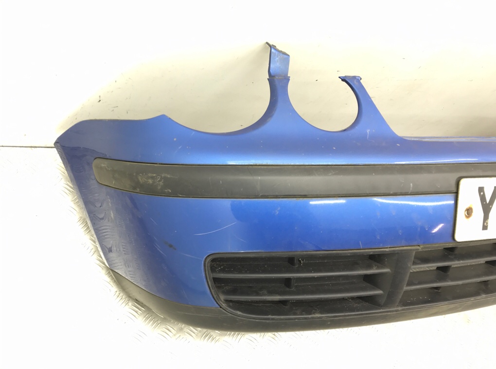 Бампер передний бу для Volkswagen Polo 4 1.2 i,  2004 г.