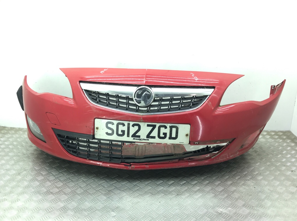 Бампер передний бу для Opel Astra J 1.4 i, 2012 г.