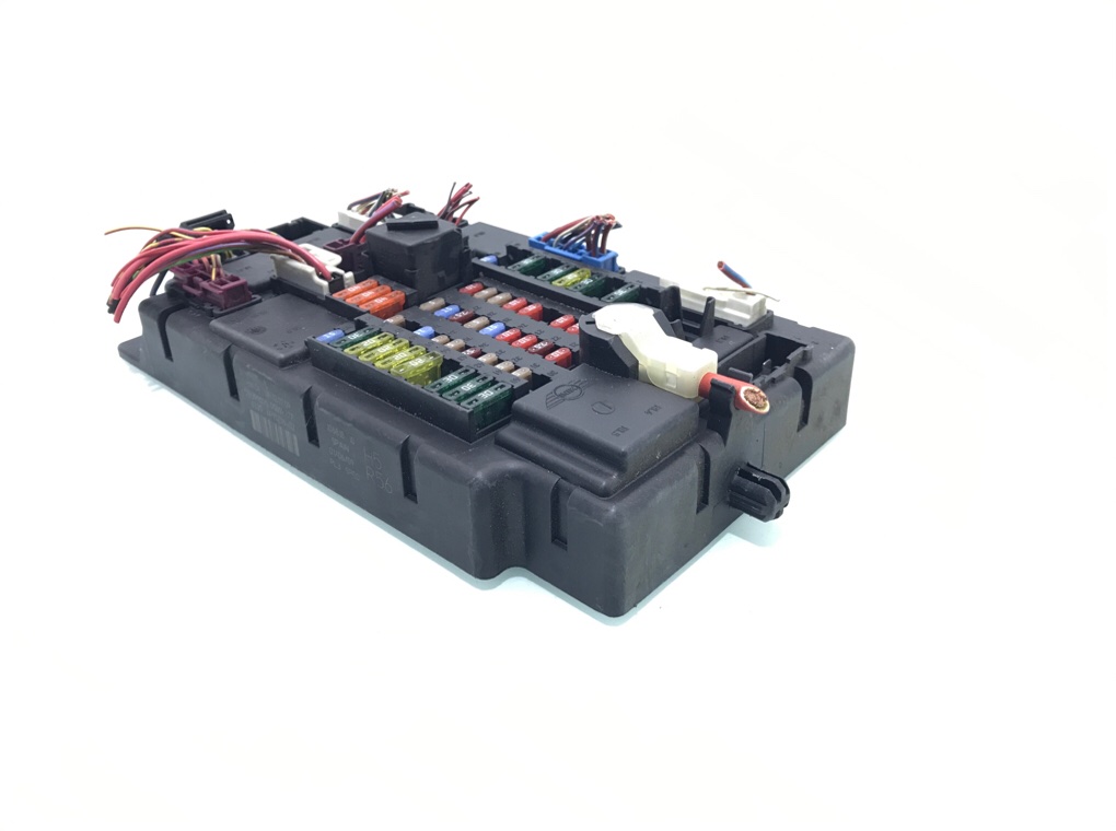 Блок предохранителей бу для Mini Cooper R56 1.4 i, 2009 г. Блок предохранителей бу для Mini Cooper R56 1.4 i, 2009 г.