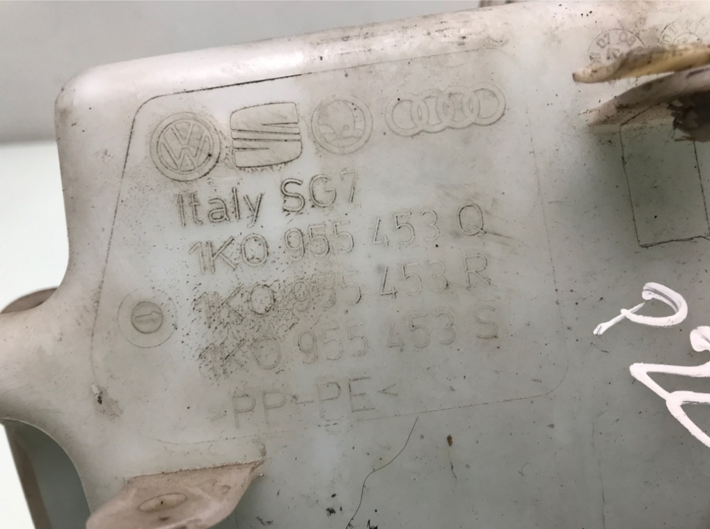 Бачок омывателя бу для Audi A3 8P 2.0 TDi,  2008 г.