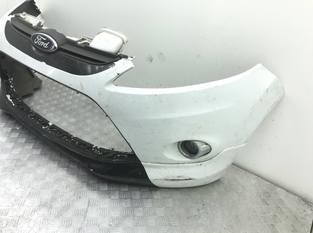 Бампер передний бу для Ford Fiesta 6 1.3 i,  2011 г.