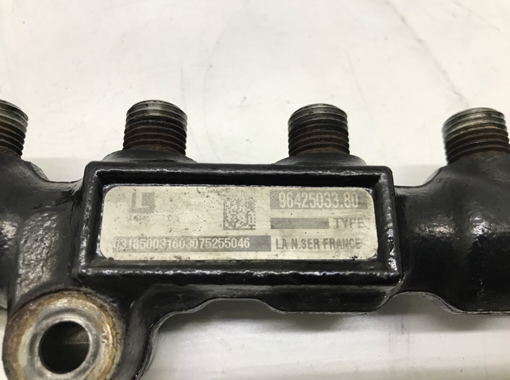 Топливная рампа бу для Ford Fiesta 5 1.4 TDCi,  2003 г.