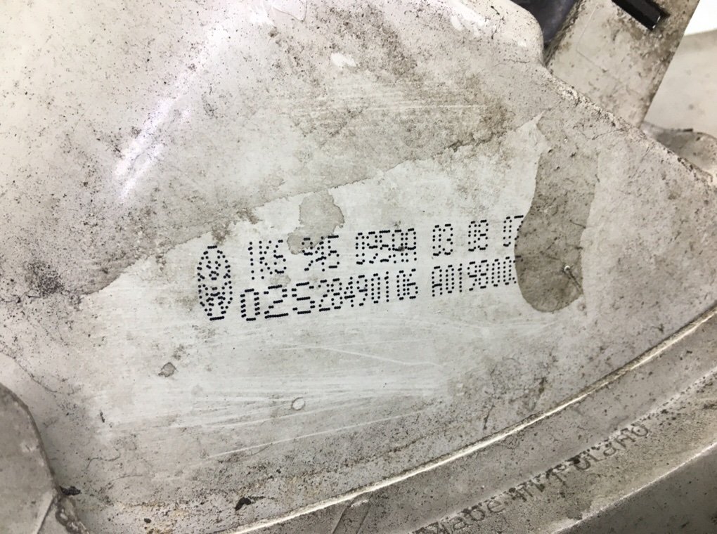 Фонарь задний левый бу для Volkswagen Golf 5 2.0 TDi,  2007 г.