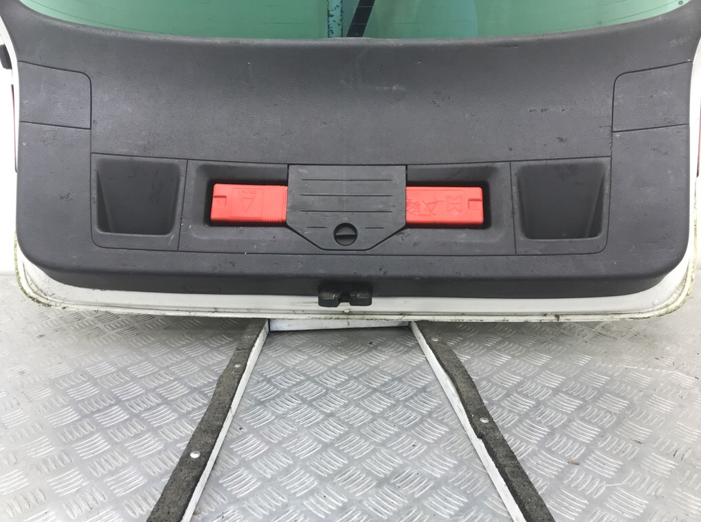 Крышка багажника бу для Volkswagen Passat B7 1.6 TDi,  2011 г.