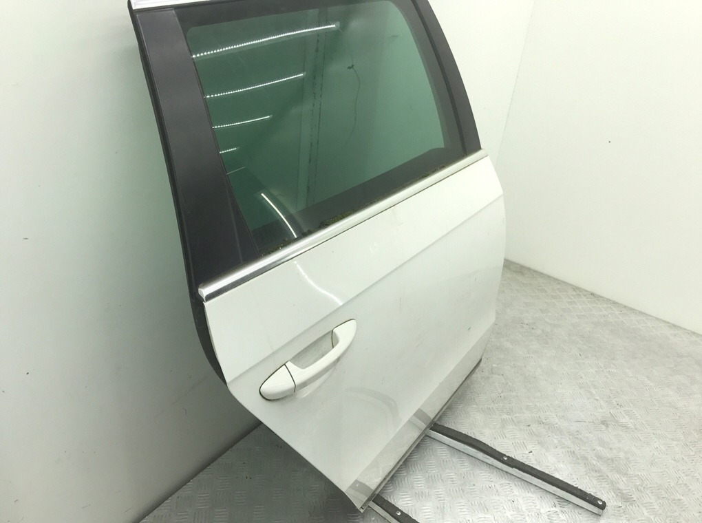 Дверь задняя правая бу для Volkswagen Passat B7 1.6 TDi,  2011 г.