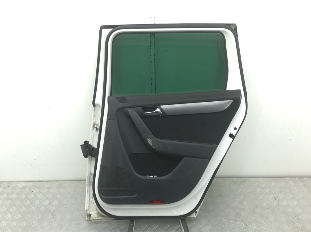 Дверь задняя правая бу для Volkswagen Passat B7 1.6 TDi,  2011 г.