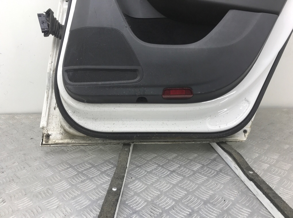 Дверь задняя правая бу для Volkswagen Passat B7 1.6 TDi,  2011 г.