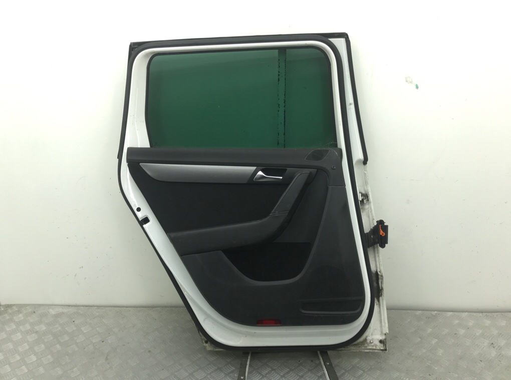 Дверь задняя левая бу для Volkswagen Passat B7 1.6 TDi,  2011 г.