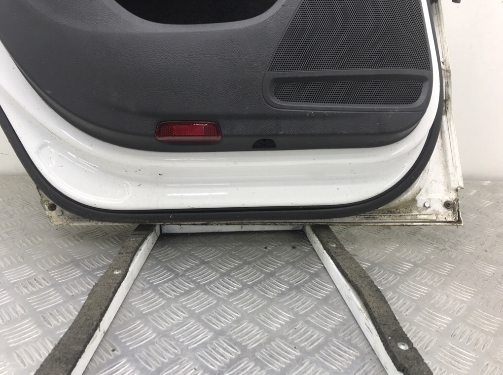 Дверь задняя левая бу для Volkswagen Passat B7 1.6 TDi,  2011 г.