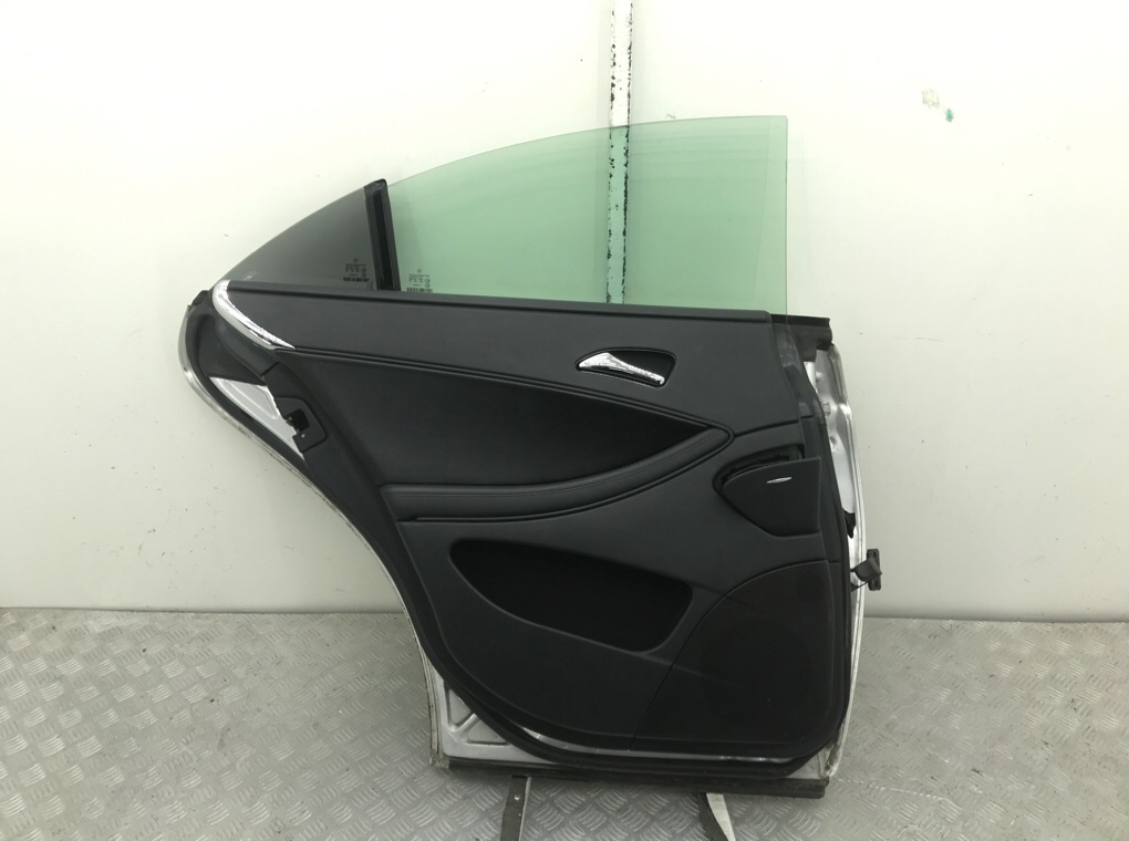 Дверь задняя левая бу для Mercedes CLS W219 3.0 CDi,  2006 г.