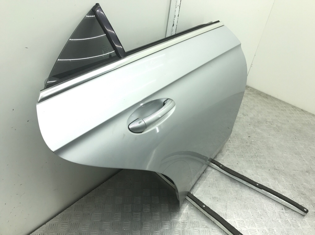 Дверь задняя правая бу для Mercedes CLS W219 3.0 CDi,  2006 г.