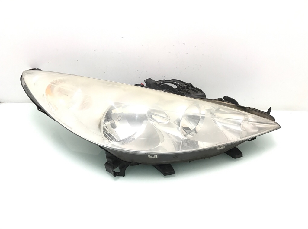 Фара правая бу для Peugeot 207 1.4 i, 2006 г.