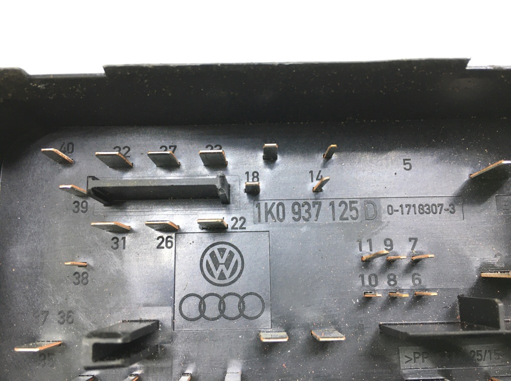 Блок предохранителей бу для Volkswagen Golf 6 1.4 TSI,  2010 г.