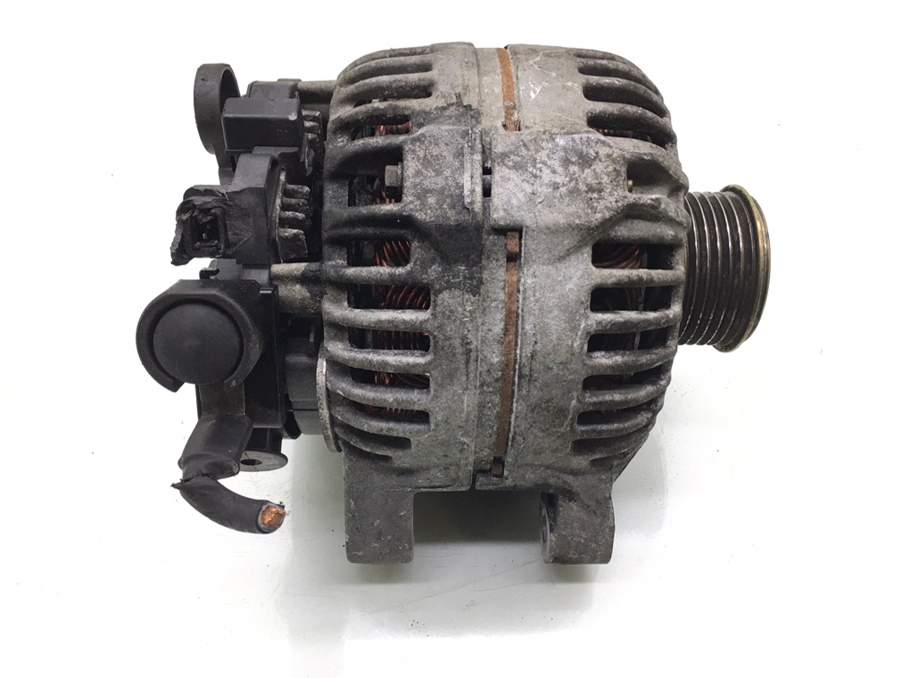 Генератор бу для Peugeot 3008  0124525035,  2011