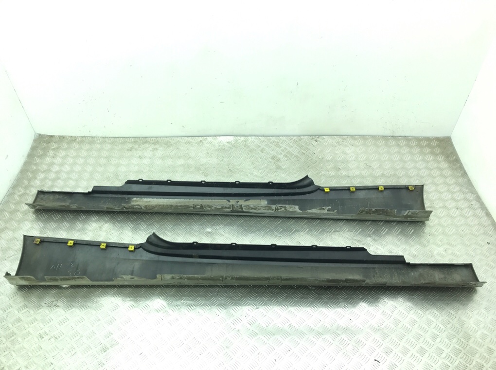 Накладка на порог бу для BMW 3 E90/E91/E92/E93 2.0 i, 2007 г. Накладка на порог бу для BMW 3 E90/E91/E92/E93 2.0 i, 2007 г.