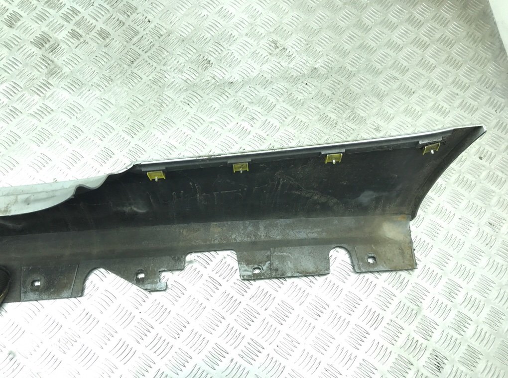 Накладка на порог бу для BMW 3 E90/E91/E92/E93 2.0 i, 2007 г. Накладка на порог бу для BMW 3 E90/E91/E92/E93 2.0 i, 2007 г.