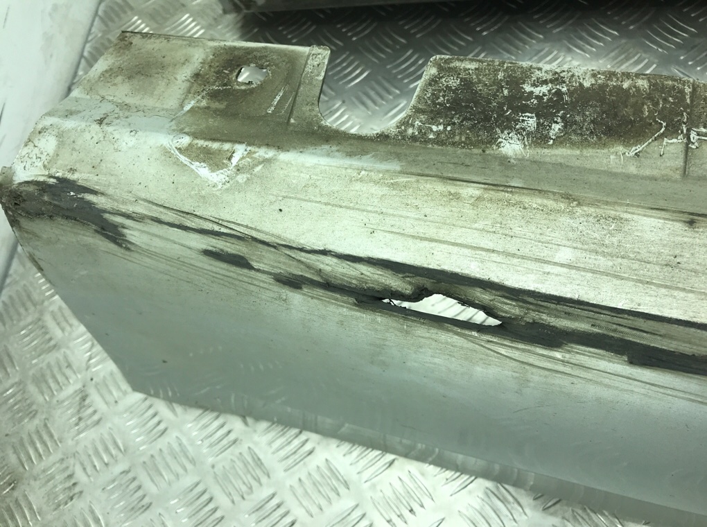 Накладка на порог бу для BMW 3 E90/E91/E92/E93 2.0 i, 2007 г. Накладка на порог бу для BMW 3 E90/E91/E92/E93 2.0 i, 2007 г.