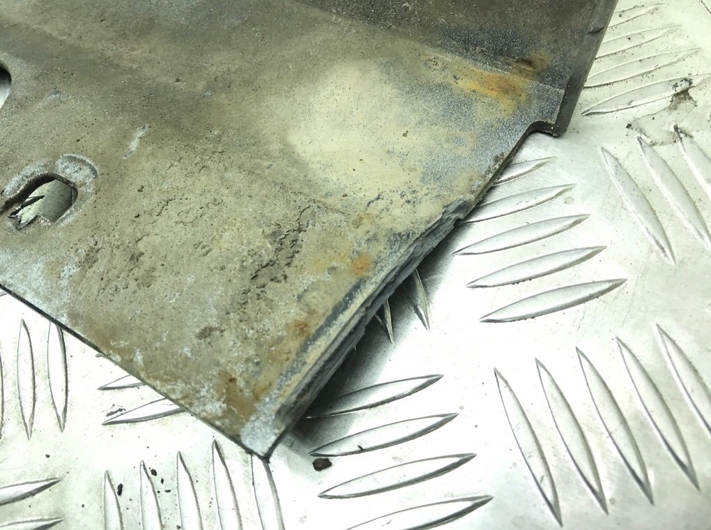 Накладка на порог бу для BMW 3 E90/E91/E92/E93 2.0 i, 2007 г. Накладка на порог бу для BMW 3 E90/E91/E92/E93 2.0 i, 2007 г.