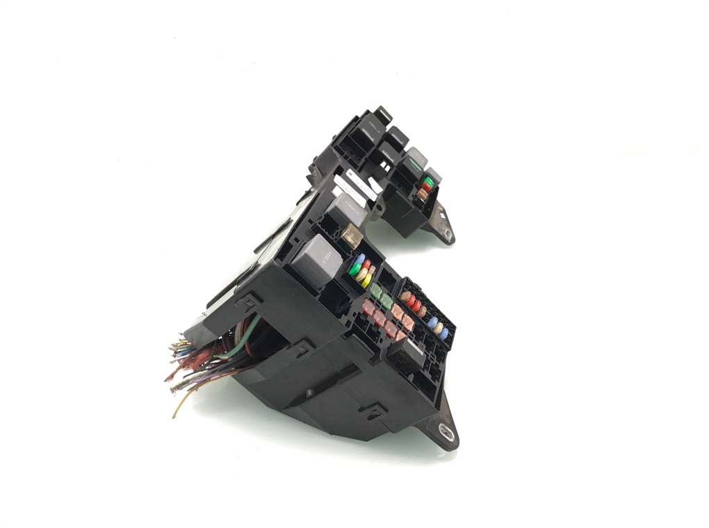 Блок предохранителей бу для Jaguar XF 2.7 TD, 2009 г. Блок предохранителей бу для Jaguar XF 2.7 TD, 2009 г.