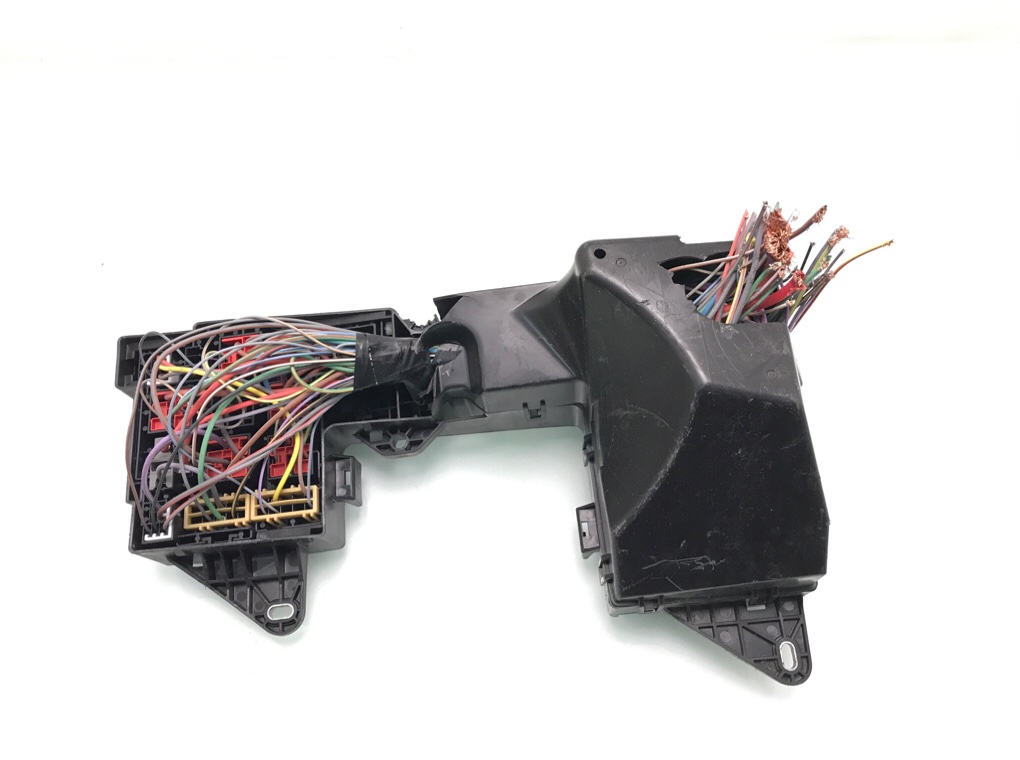 Блок предохранителей бу для Jaguar XF 2.7 TD, 2009 г. Блок предохранителей бу для Jaguar XF 2.7 TD, 2009 г.